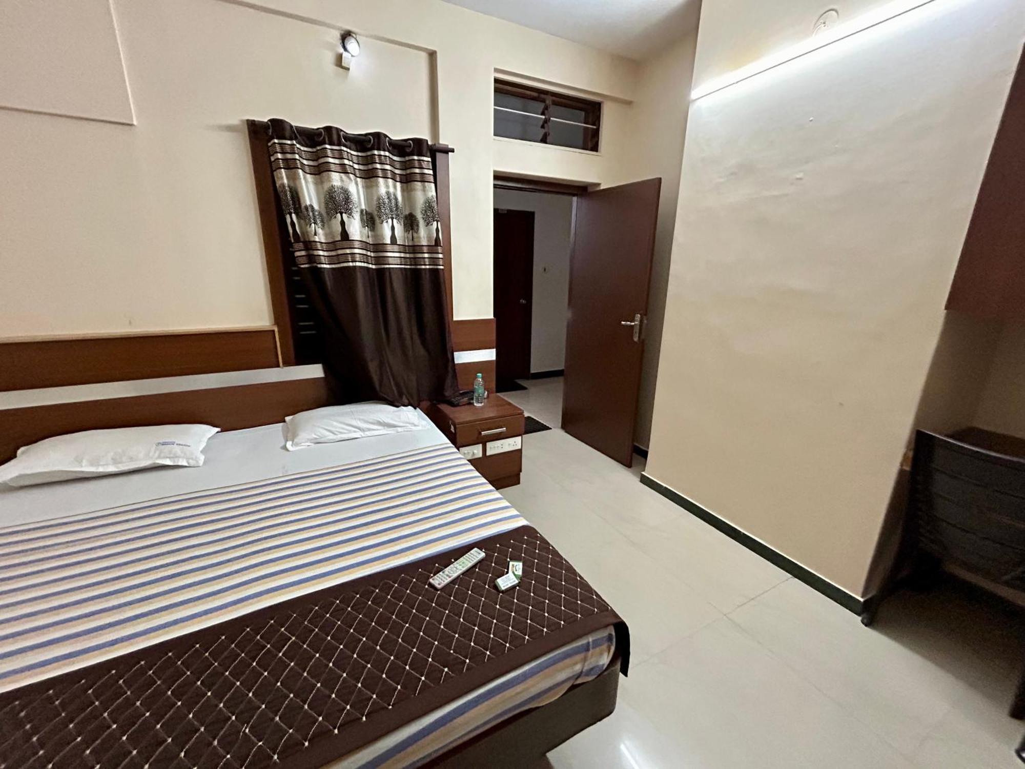 Hotel Jothi Coimbatore Zewnętrze zdjęcie